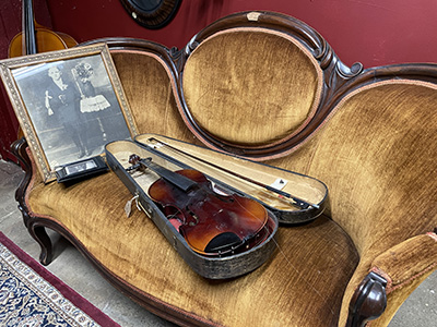 antique musical instruments
